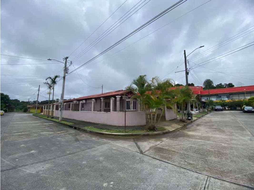 Casa Unifamiliar Remodelada de Esquina en Las Cumbres en Venta-LH