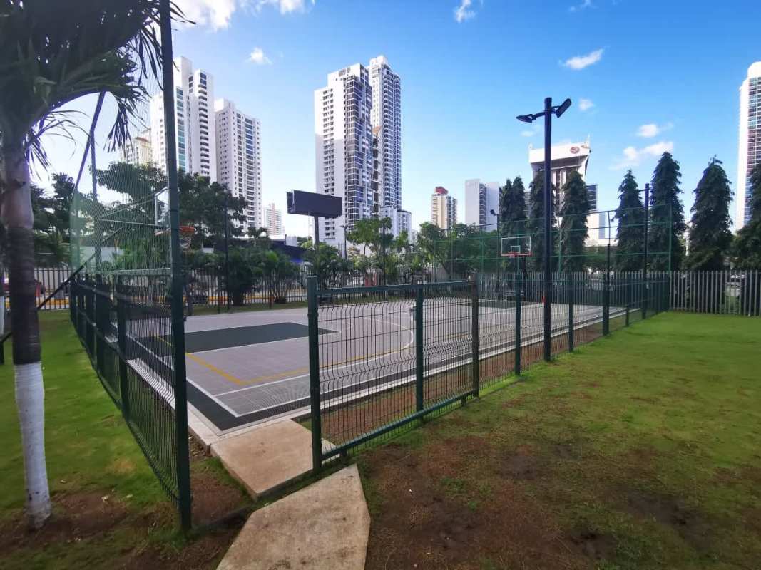 ID 3111 2 PARKINGS, ALTO, FRENTE AL MAR + ESTUDIO