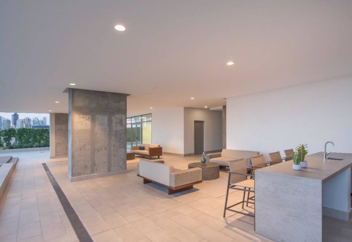 2550 x metro en Santa María Golf & Country Club! 314m2! Piso alto!