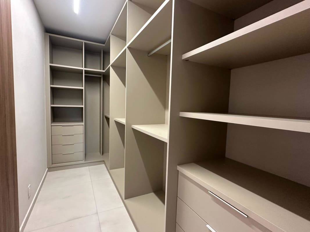 THE WOODS 318m2 3 recs alquiler $6000