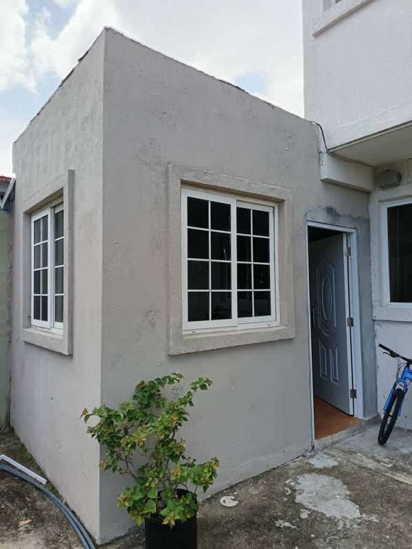 VENTA DE CASA DUPLEX EN LAS ACACIAS