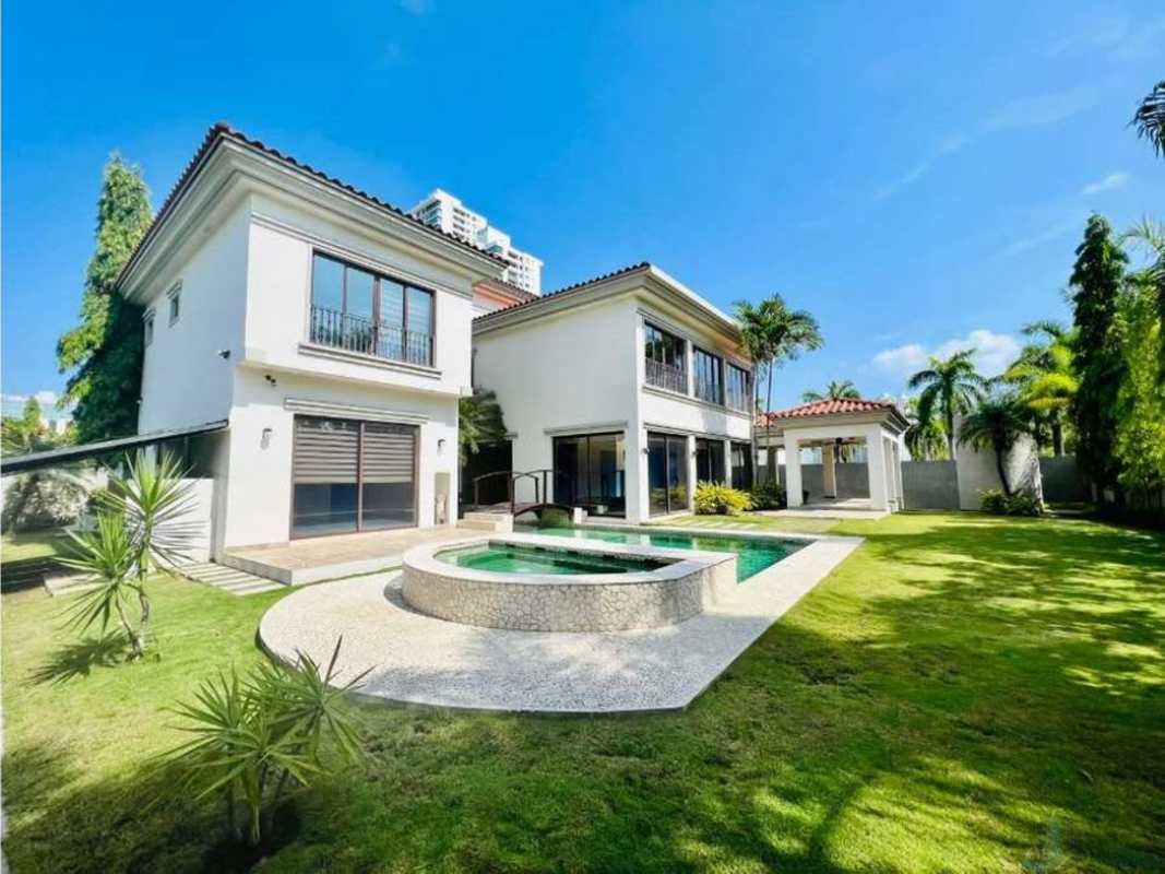 VENTA O ALQUILO CASA COSTA DEL ESTE CON PISCINA 5 REC 1042MT2 MLD