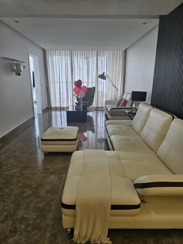 Vendo apartamento P.H Yoo and Arts avenida balboa-Vista al Mar