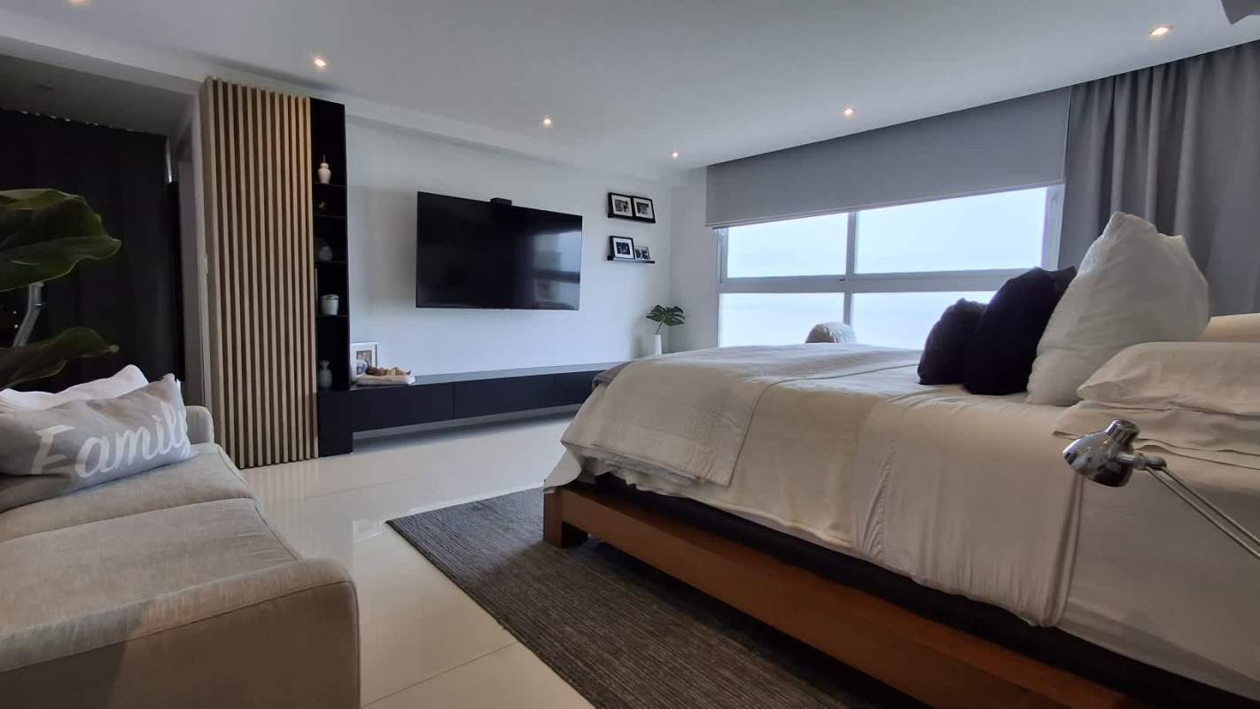 Sobre las Rocas. 416mts 3r 3b den 4est remodelado $610,000.00