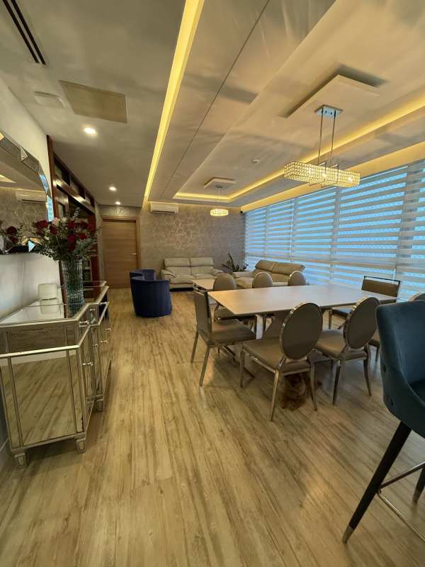 Alquila en Costa del Este: PH MAUI remodelado con vista a áreas deportivas