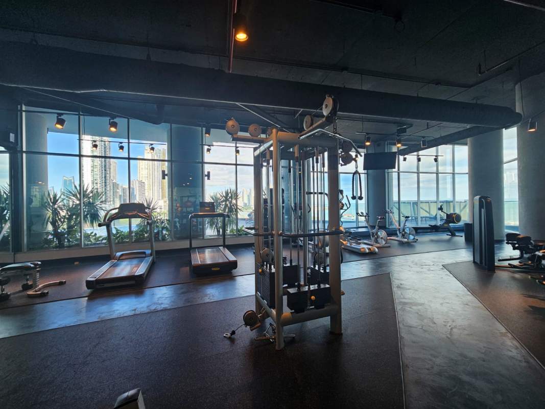 SE VENDE APARTAMENTO EN AVENIDA BALBOA – 156.87 M²