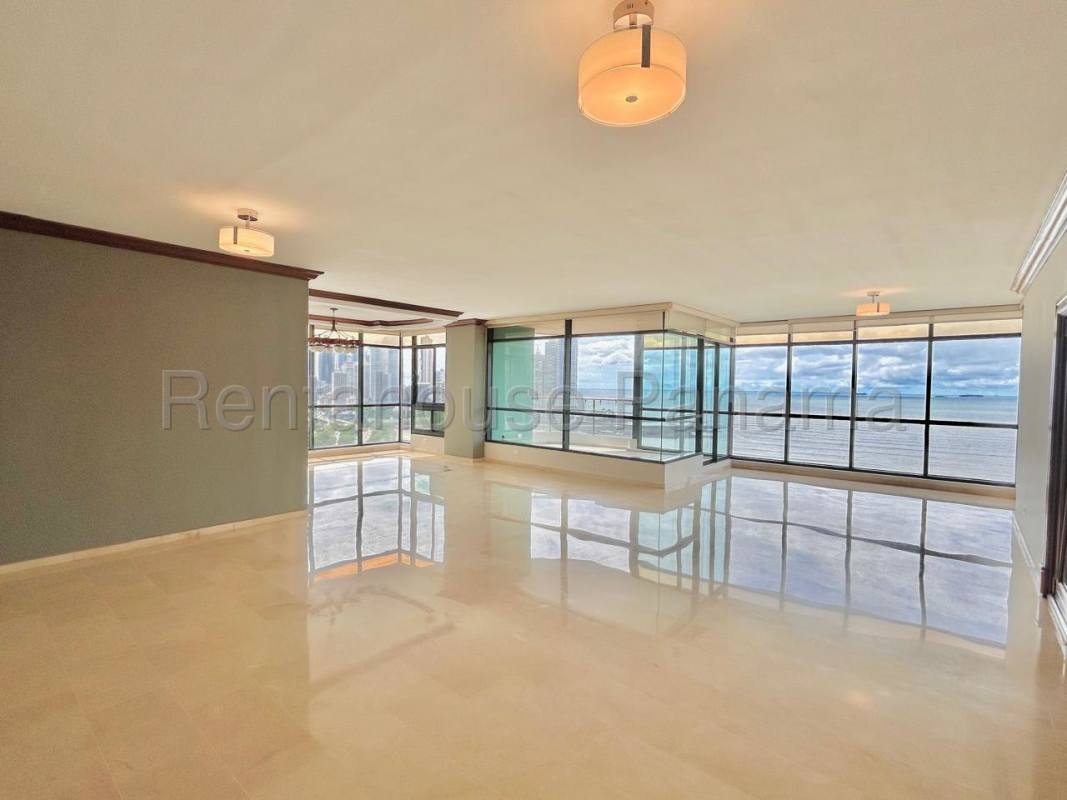 Apartamento en Alquiler en Avenida Balboa 26AECC4325