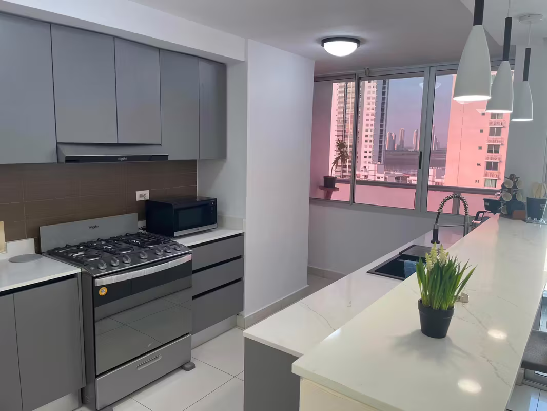 Alquiler de Hermoso Apartamento en PH Moon Tower