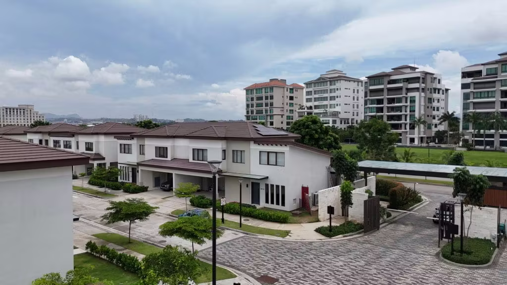 ALQUILER DE CASA EN SANTA MARÍA RESIDENCIAL PRIVADO THE WOOD