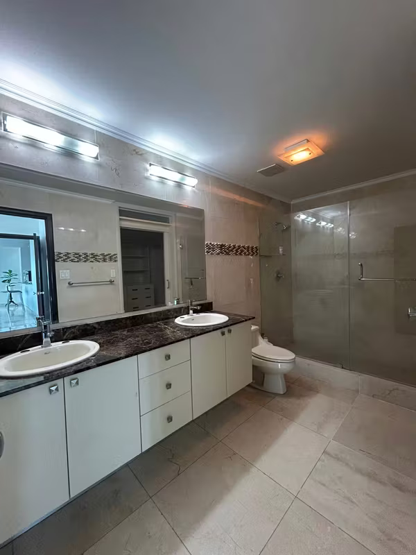 Alquiler de Apartamento en Avenida Balboa, PH Villa del Mar