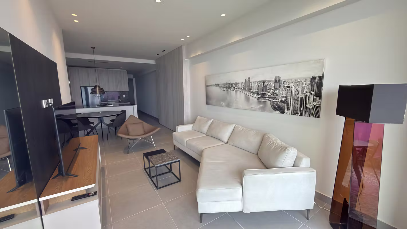 ELEMENT - Avenida Balboa #1045