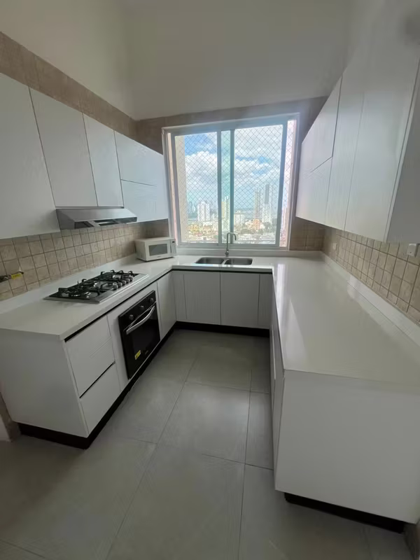 APARTAMENTO CON VISTA AL MAR EN PUNTA PAITILLA – DOBLE ALTURA