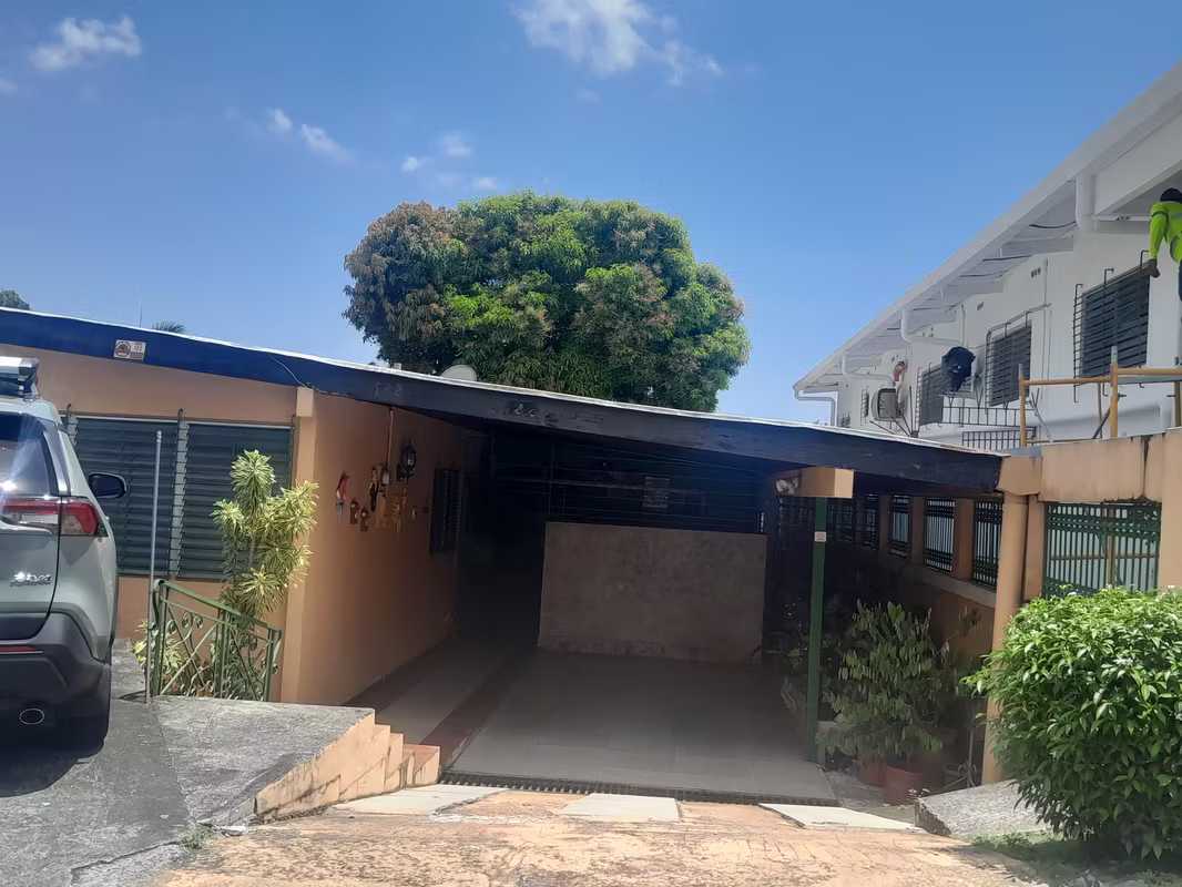 Altos de Betania, Vendo Céntrica Casa Esquinera