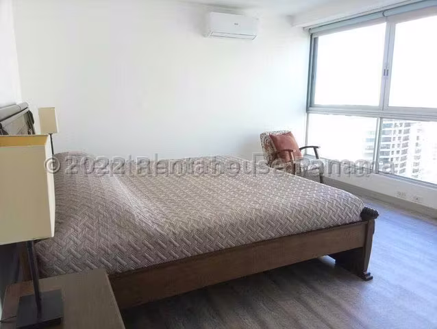 alquilo apartamento amoblado en avenida balboa OF 26-6714